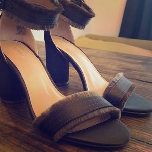 Cute high heeled sandals, dark green